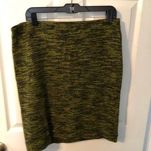 Green/black knit skirt